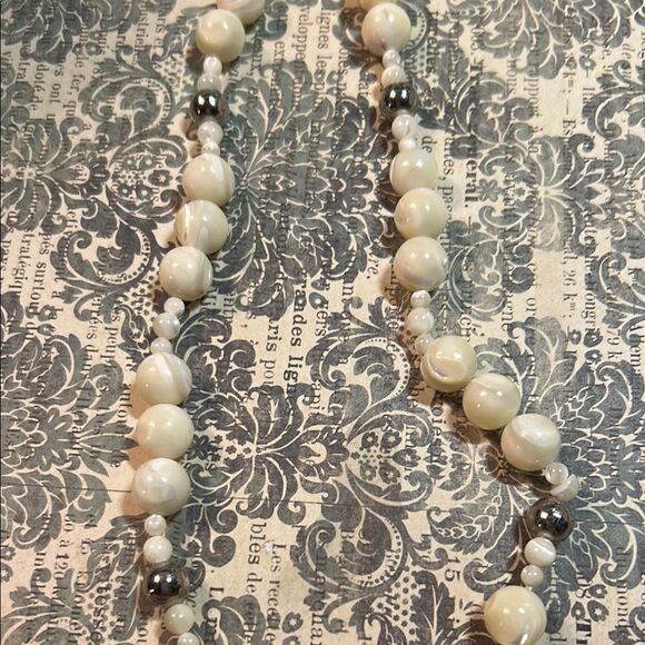 Elegant Silver and Cream Necklace - Picture 6 of 6